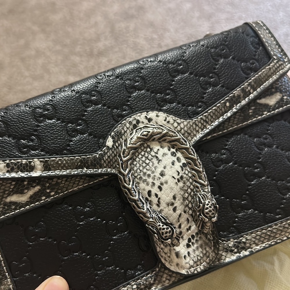 Snake skin black purse